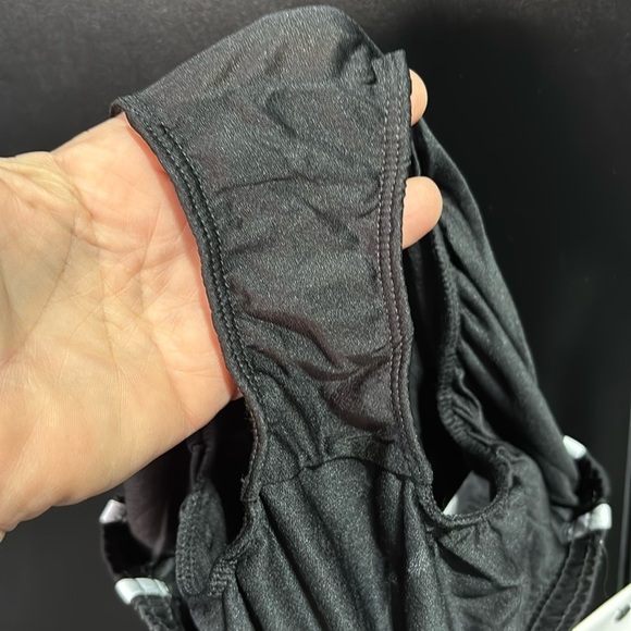 Nike Dri-Fit Standard Fit running shorts,panty lined, mesh panels, elastic waist - Picture 5 of 8